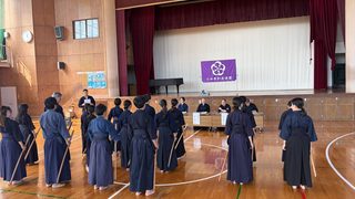 剣道三段以下審査会受審者対象、剣道形講習会を開催
